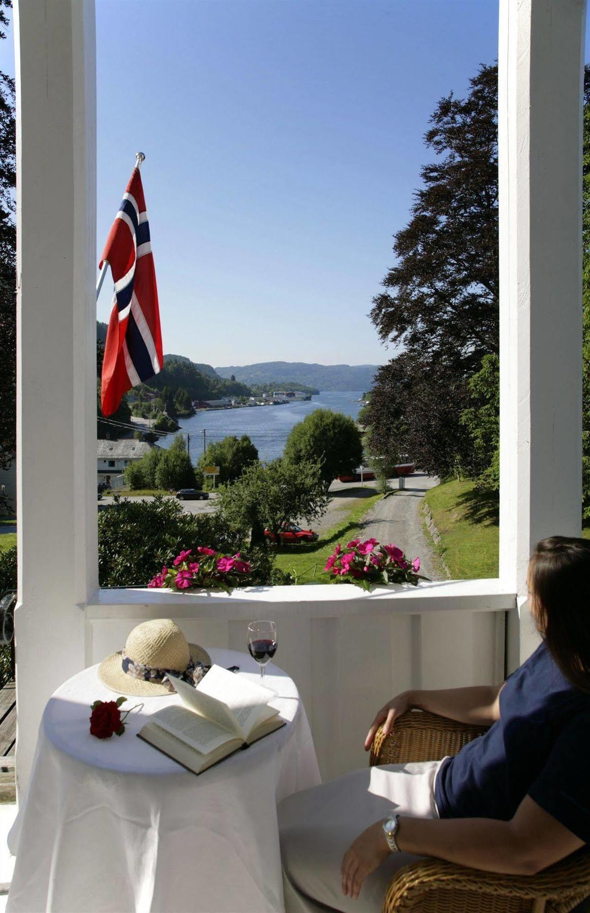 Fjordslottet Hotel Fotlandsvåg Esterno foto